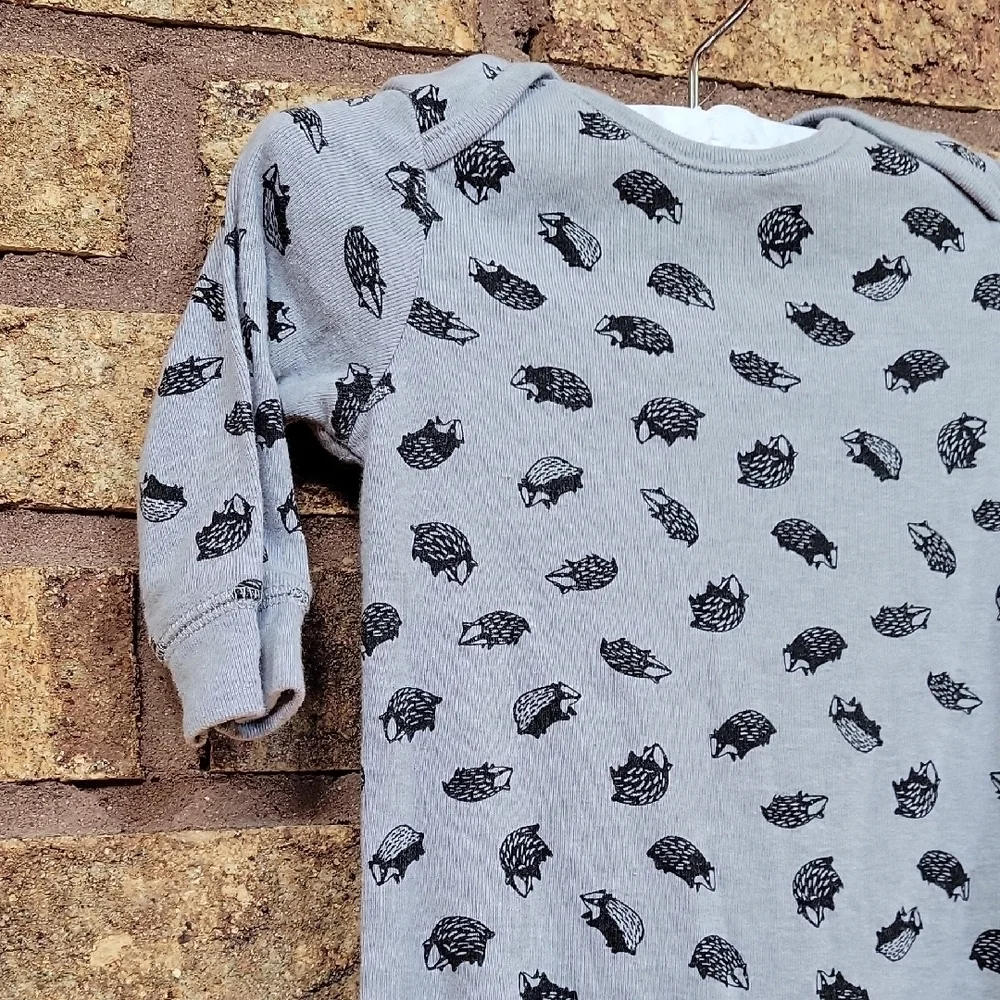 Old Navy Gray and Black Hedgehog One Piece With Button Snap Botton 3-6 Months